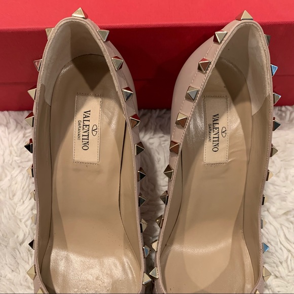 Valentino Garavani Rockstud Pumps 💕 Heels - Picture 5 of 15